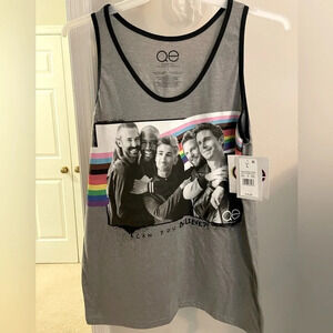 QE size Large unisex gray tank with black trim @ neck & arms. (Can You Believe)